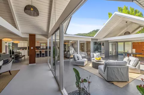 1 Mount Hood Ct, San Rafael, CA 94903