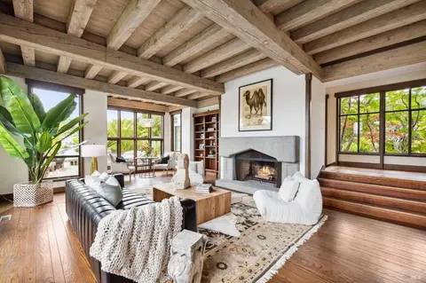15 Lagoon Pl, San Rafael, CA 94901