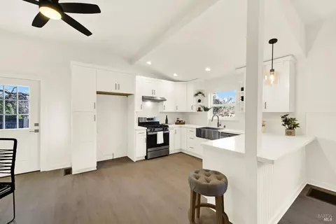 1229 Ash St, Napa, CA 94559 photo 5