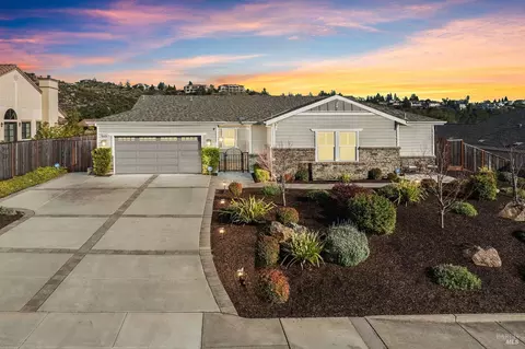 3730 Crown Hill Dr, Santa Rosa, CA 95404