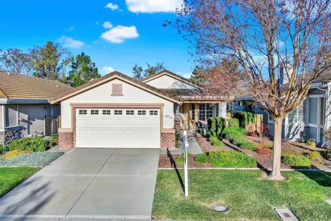 242 Bartlett Ln, Vacaville, CA 95687