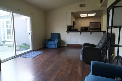 142 Zinnia Cir, Vallejo, CA 94591 photo 9