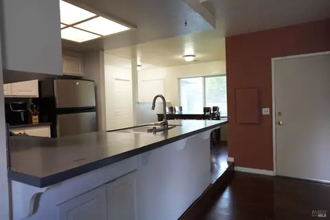 142 Zinnia Cir, Vallejo, CA 94591 photo 4