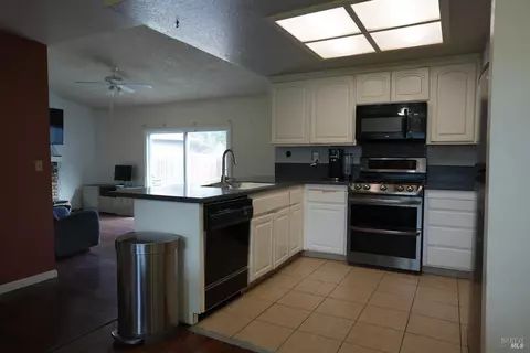 142 Zinnia Cir, Vallejo, CA 94591 photo 7