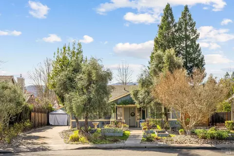 906 Signorelli Cir, Saint Helena, CA 94574