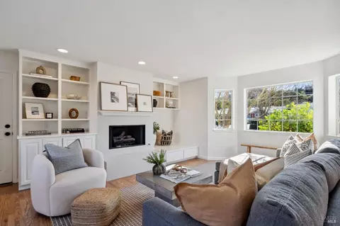 190 Alameda De La Loma, Novato, CA 94949