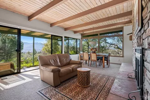 1820 Wildwood Rd, Ukiah, CA 95482