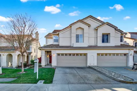 824 Syracuse Dr, Vacaville, CA 95687