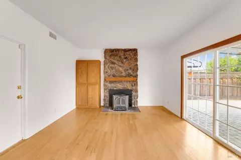 Living - 1448 Granada St, Vallejo, CA 94591 photo 11 of 16