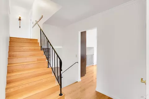 Entry Way - 1448 Granada St, Vallejo, CA 94591 photo 5 of 11