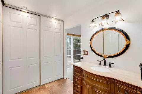 Bath - 1448 Granada St, Vallejo, CA 94591 photo 6 of 8