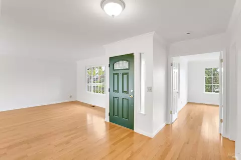 Entry Way - 1448 Granada St, Vallejo, CA 94591 photo 3 of 11