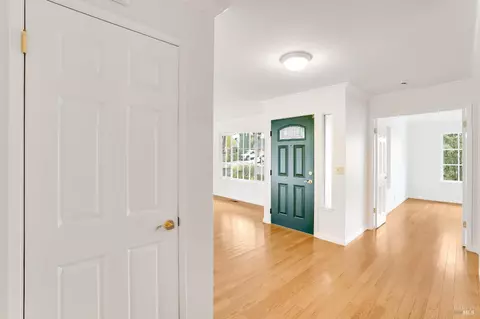 Entry Way - 1448 Granada St, Vallejo, CA 94591 photo 4 of 11