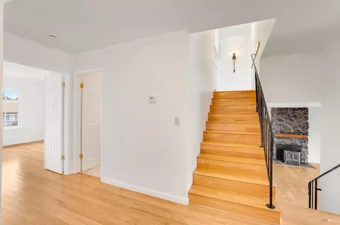 Entry Way - 1448 Granada St, Vallejo, CA 94591 photo 6 of 11