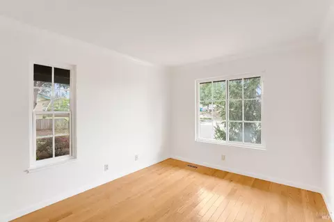 Living - 1448 Granada St, Vallejo, CA 94591 photo 9 of 16