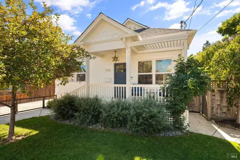 416 North St, Healdsburg, CA 95448