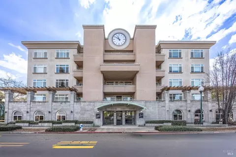 810 7th St #20, Santa Rosa, CA 95404