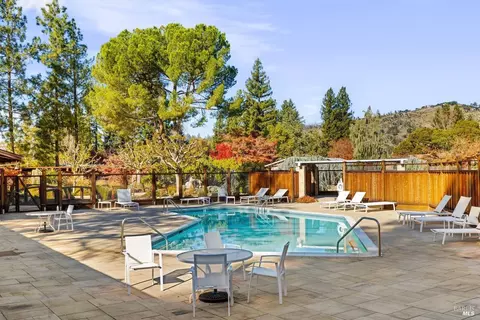 7 La Canada Ct, Saint Helena, CA 94574