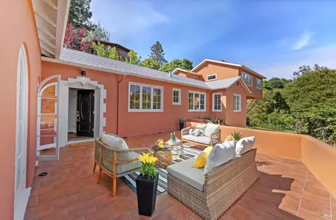 4689 Benevides Ave, Oakland, CA 94602