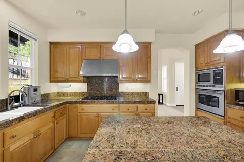 Kitchen - 6178 Ashwell Way, Vallejo, CA 94591 photo 2 of 5