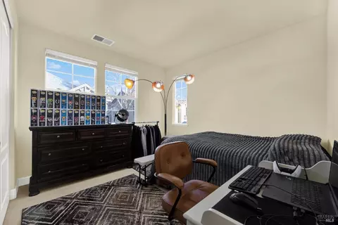 Bedroom - 6178 Ashwell Way, Vallejo, CA 94591 photo 2 of 5