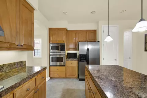 Kitchen - 6178 Ashwell Way, Vallejo, CA 94591 photo 4 of 5
