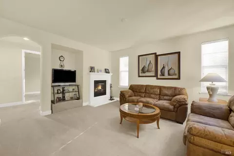 Living - 6178 Ashwell Way, Vallejo, CA 94591 photo 3 of 3
