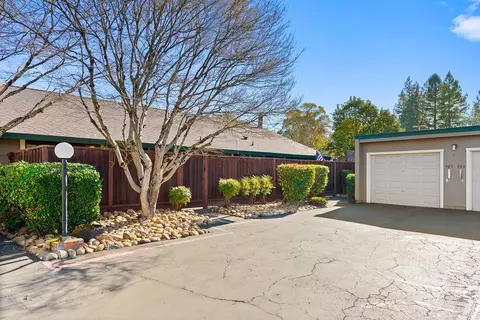 985 Santa Cruz Way, Rohnert Park, CA 94928