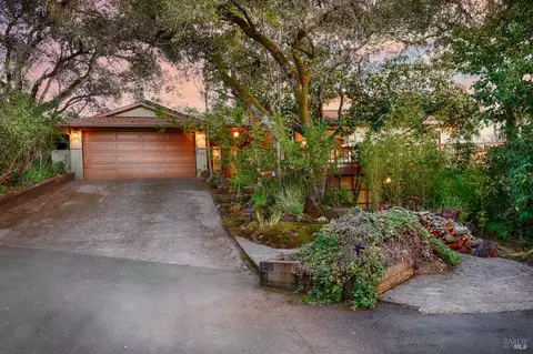 4450 Montgomery Dr, Santa Rosa, CA 95405