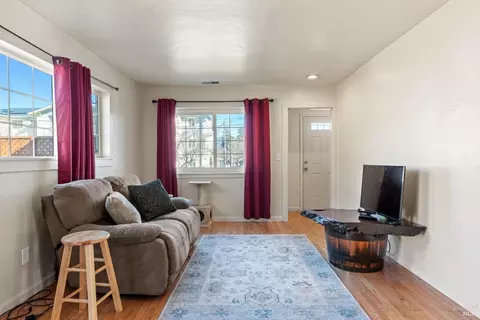 766 S Oak St, Ukiah, CA 95482 photo 6