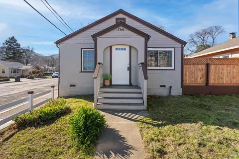 766 S Oak St, Ukiah, CA 95482 photo 2