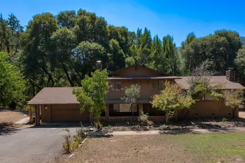 2010 Park Creek Ln, Ukiah, CA 95482