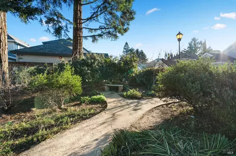 Exterior - 4 Valley West Cir, Napa, CA 94558 photo 11 of 12
