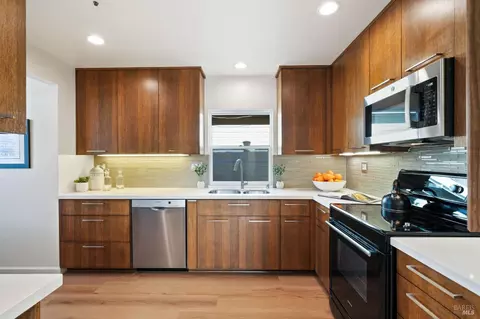 Kitchen - 4 Valley West Cir, Napa, CA 94558 photo 5 of 7