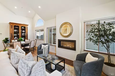 Living - 4 Valley West Cir, Napa, CA 94558 photo 3 of 5