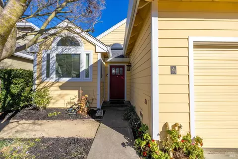 Exterior - 4 Valley West Cir, Napa, CA 94558 photo 7 of 12