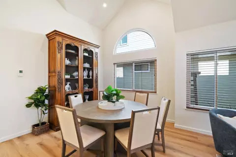 Dining - 4 Valley West Cir, Napa, CA 94558 photo 2 of 3