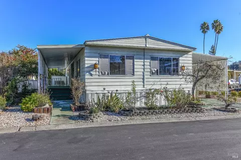 4 Camellia Dr, Calistoga, CA 94515