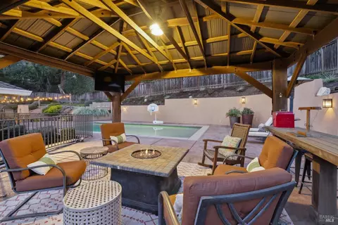Exterior - 20 Deer Valley Ct, Petaluma, CA 94952 photo 16 of 22