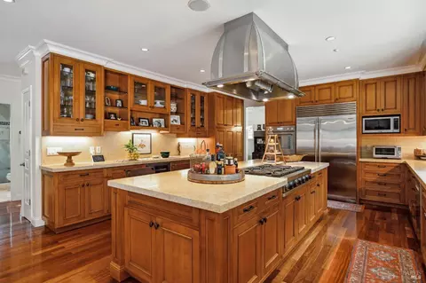 Kitchen - 20 Deer Valley Ct, Petaluma, CA 94952 photo 4 of 7