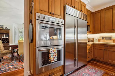 Kitchen - 20 Deer Valley Ct, Petaluma, CA 94952 photo 6 of 7
