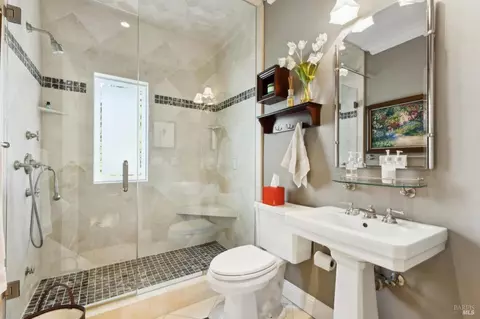 Bath - 20 Deer Valley Ct, Petaluma, CA 94952 photo 1 of 7