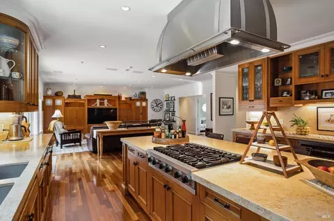 Kitchen - 20 Deer Valley Ct, Petaluma, CA 94952 photo 7 of 7