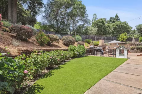 Exterior - 20 Deer Valley Ct, Petaluma, CA 94952 photo 17 of 22