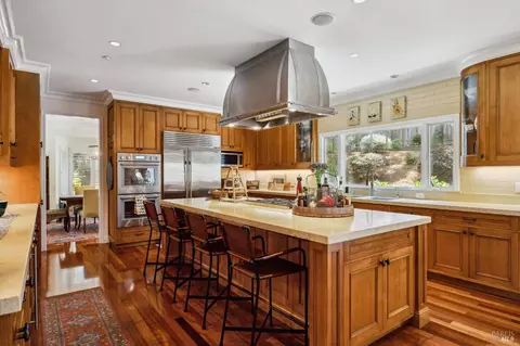 Kitchen - 20 Deer Valley Ct, Petaluma, CA 94952 photo 1 of 7