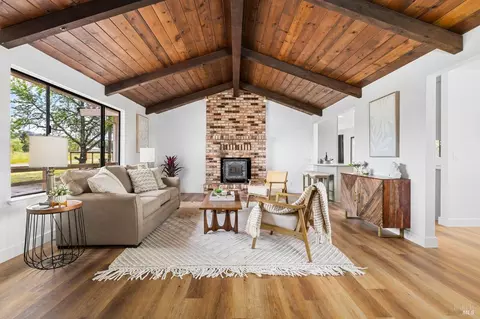 744 Fitch View Ln, Healdsburg, CA 95448