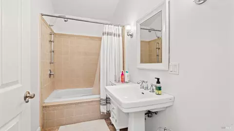 910 Mountain View Ave, Petaluma, CA 94952 photo 32