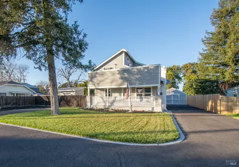 600 W A St, Dixon, CA 95620