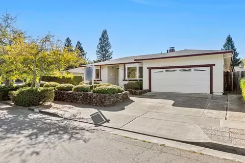 3511 Bonita Vista Dr, Santa Rosa, CA 95404