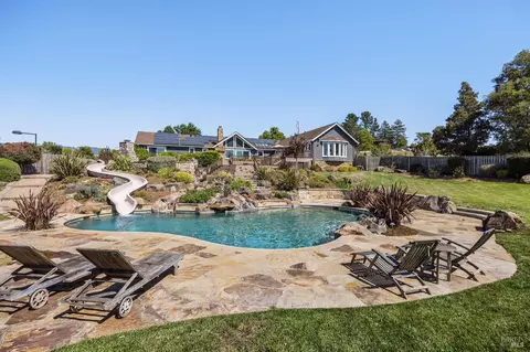 200 Frances Way, Petaluma, CA 94954